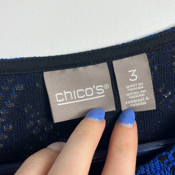 Chico’s Blue Chevron Top Size 3 (16) - Picture 4 of 13